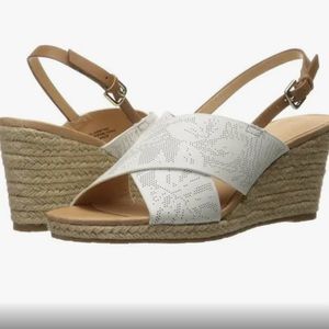 Tommy bahama wedges